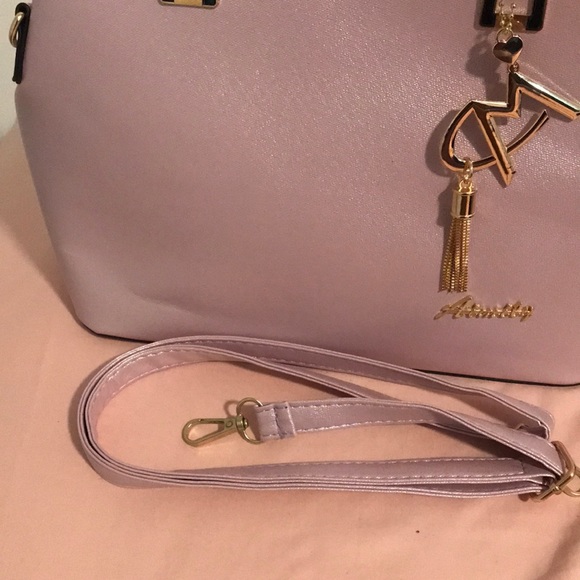 Handbag - Picture 2 of 3